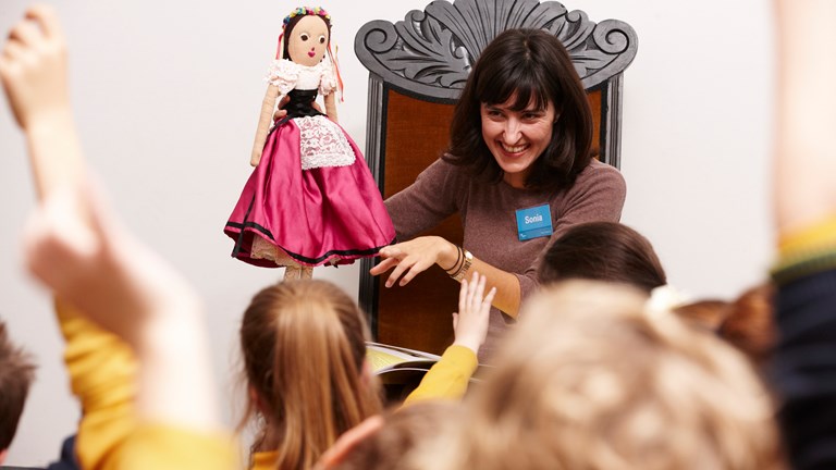 Museum Victoria staff presenting education program for school children 